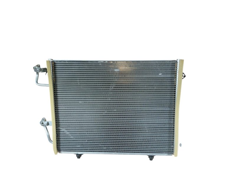 MITSUBISHI OUTLANDER (2013) 2.4 PLUG-IN HYBR Kondenser